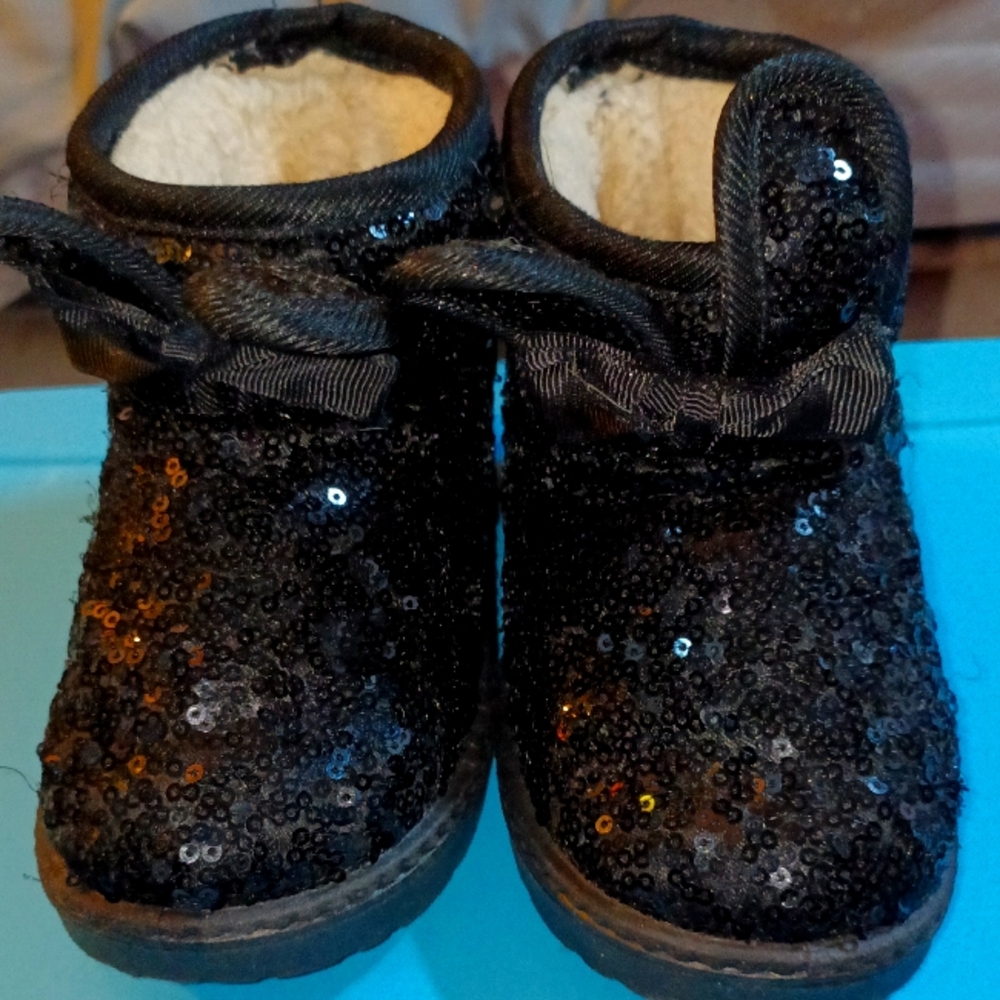 Black Beaded Boots Size 6 toddler